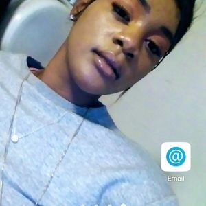 Meet your Posher, Amina